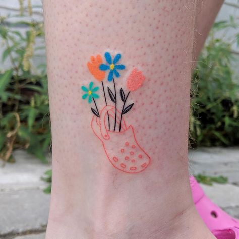 Croc Shoe Tattoo, Croc Tattoo, Shoe Tattoos, Cute Little Tattoos, Human Canvas, Ink Ideas, Flash Art, Little Tattoos, Get A Tattoo