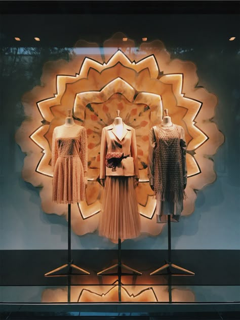 Diwali Window Display, Festive Window Display, Mariella Burani, Visual Merchandising Display, Royal Salute, Hotel Window, Autumn Window, Show Window, Window Inspiration