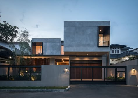 Gallery of RJ House / Rakta Studio - 17 Industrial House Facade, Rakta Studio, Modern Industrial House, Industrial House Exterior, Villa Facade, Industrial Exterior, Modern Tropical House, A Modern House, Studio 17