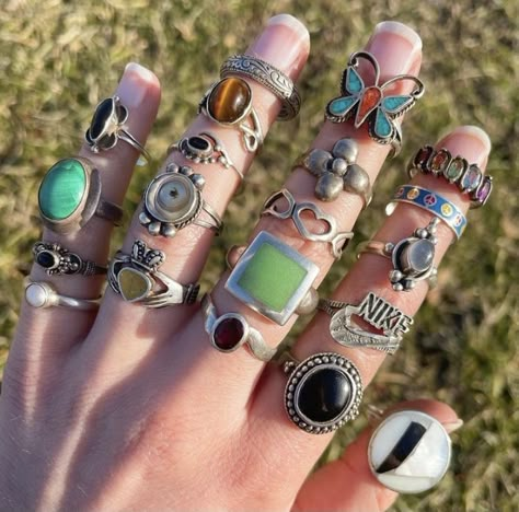 nomadsnovelties on insta Many Rings, Edgy Jewelry, Indie Jewelry, Ring Inspiration, Piercings Jewelry, Dope Jewelry, Funky Jewelry, Hippie Jewelry, Women's Jewelry And Accessories