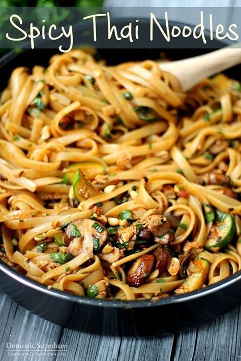 Makes 6 servings at 358 calories per serving Thai Mad, Spicy Thai Noodles, Mapo Tofu, Thai Noodles, Pasta Food, Spicy Thai, Salad Pasta, Noodles Recipe, Vegetarian Recipe