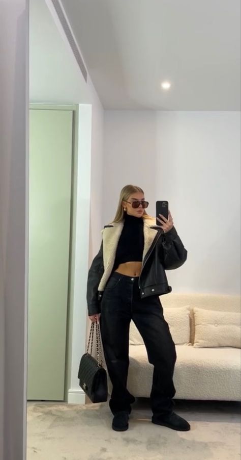 Jess Hunt Outfit Winter, Sherpa Lined Jacket Outfit, Double Faced Jacket Outfit, Jess Hunt Outfit, Leather Jacket Outfit Women, Style Black Leather Jacket, Mystic Aesthetic, Clean Girl Fits, Womens Leather Jacket Outfit