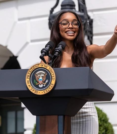 Marsai Martin Glasses, Masai Martin, Marsai Martin Aesthetic, Marsai Martin Outfit, Marsai Martin, Black Femininity, Black Celebrities, Black Queens, Face Card