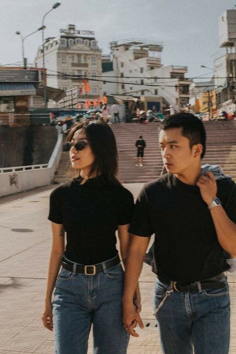 Film Photography Aesthetic Japanese, Couples Vintage Outfits, 90s Couple Outfits, 90s Hongkong Aesthetic, 90 Couple Photoshoot, Couple 90s Photoshoot, 90s China Aesthetic, Vintage Style Couple Photoshoot, Style Hongkong 90s