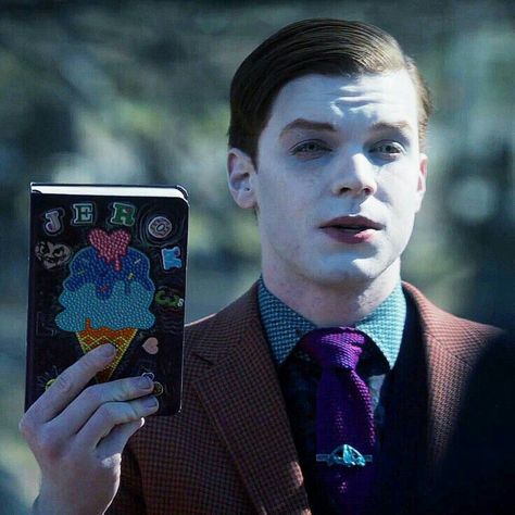 Gotham Jeremiah, Gotham Aesthetic, Cameron Monaghan Gotham, Gotham Show, Jerome And Jeremiah Valeska, Valeska Twins, Jerome Gotham, Gotham Tv Show, Jerome And Jeremiah