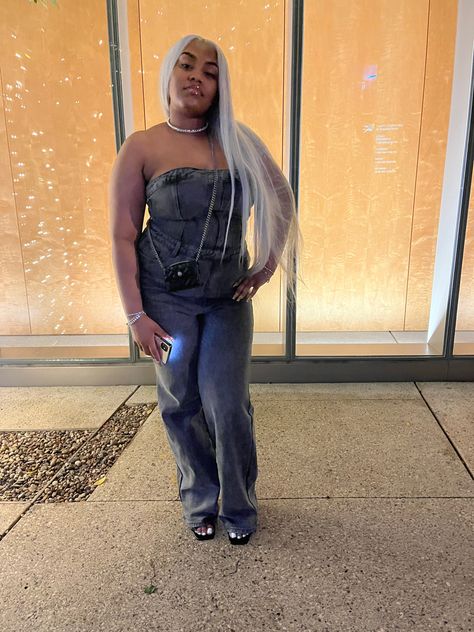 Grey Hair Outfits Fashion Ideas, Kurt Geiger Bag Outfit Black Women, 16th Birthday Outfit Ideas Casual, Baddie 18th Birthday Outfits, Jean Jumpsuit Outfit Black Women, Black Denim Jumpsuit Outfit, Jean Birthday Outfit, 17 Birthday Outfit Ideas, Kurt Geiger Bag Outfit