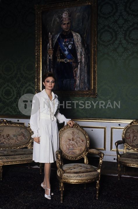 Farrah Diba, Queen Farah Pahlavi, Ashraf Pahlavi, Empress Farah, Farah Pahlavi, King Of Persia, Persian Princess, Pahlavi Dynasty, Farah Diba