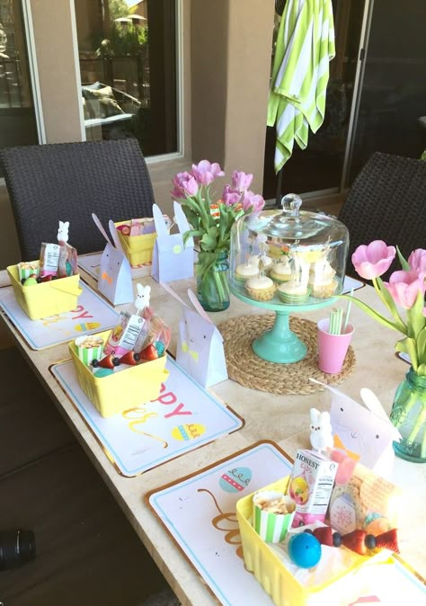 Easter fun with friends Easter Kids Table, Easter Party Table, Kids Easter Party, Easter Birthday Party, Easter Party Food, Easter Gathering, Easter Event, Easter 2023, Easter 2021