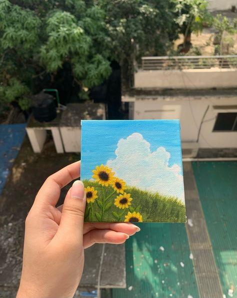 What To Paint On A Square Canvas, Mini Sunflower Painting, Tiny Canvas Painting Ideas Aesthetic, Simple Sunflower Painting, A4 Canvas Painting, Cute Easy Paintings, Mini Toile, Canvas Art Painting Abstract, Small Canvas Paintings