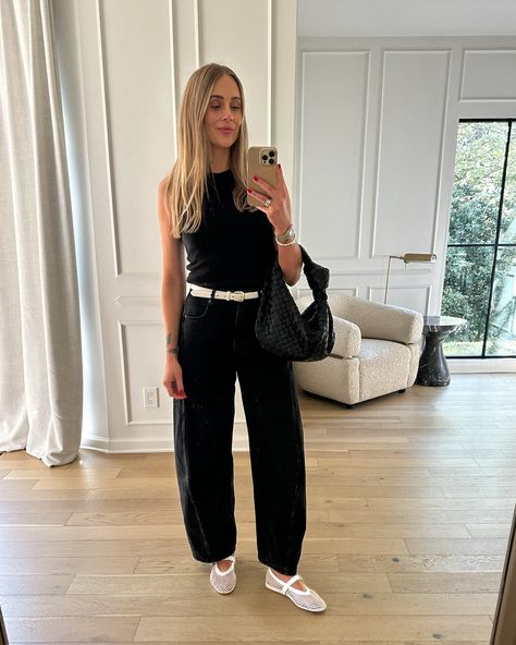 Black Jean Summer Outfit, Summer Black Jeans Outfit, Black Jeans Summer Outfit, White Flats Outfit, Spring Outfits Jeans, Black Flats Outfit, Shorts Spring Outfit, Black Jeans Summer, Summer Sandals Outfit