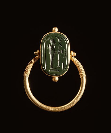 Egyptian Ring, Egypt Jewelry, Ancient Egyptian Jewelry, Ancient Jewels, Roman Jewelry, Historical Jewellery, Long Pearl Necklaces, Green Jasper, Egyptian Jewelry