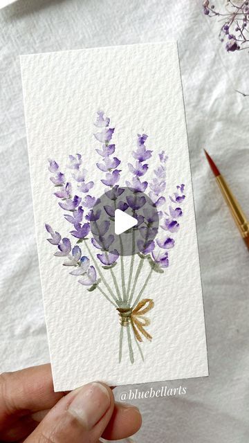 Lavender Bouquet Painting, Watercolour Flowers Simple How To Paint, Lavander Watercolors Tutorial, Watercolour Easy Flowers, Watercolour Lavender Tutorial, Water Colour Paints, Watercolor Painting Flowers Easy, Watercolor Flower Bouquet Simple, How To Paint Lavender