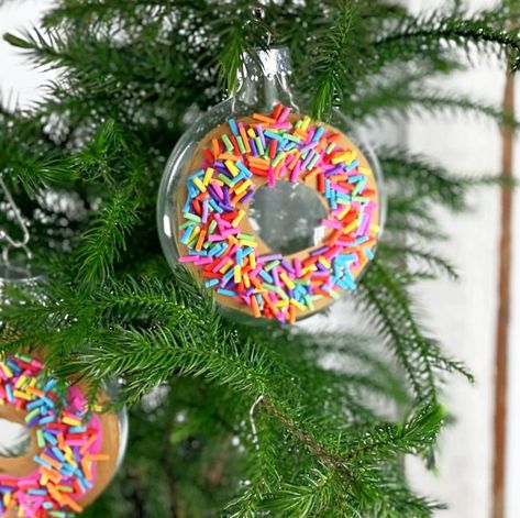 Creative Diy Ornaments, Diy Whimsical Christmas Ornaments, Donut Ornament Diy, Diy Candy Themed Christmas Tree Ornaments, Diy Candy Ornaments Christmas, Diy Sprinkle Ornaments, Diy Cupcake Ornament, Donut Christmas Tree, Dessert Christmas Tree Ornaments