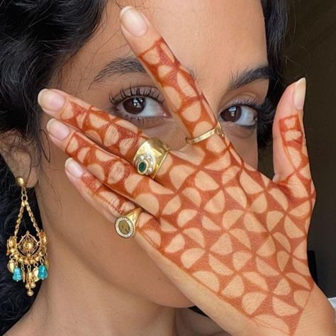 Traditional Henna Designs, Cute Henna Designs, Traditional Henna, Henna Nails, Cute Henna, Henna Plant, Henna Inspo, Pretty Henna, Henna Cones