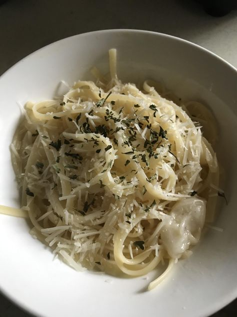 Fettucini Alfredo Aesthetic, Alfredo Aesthetic, Fetuccini Alfredo, Fettucini Alfredo, Aesthetic Instagram Accounts, Pasta Aesthetic, Food Vibes, Life Romanticized, What's For Supper