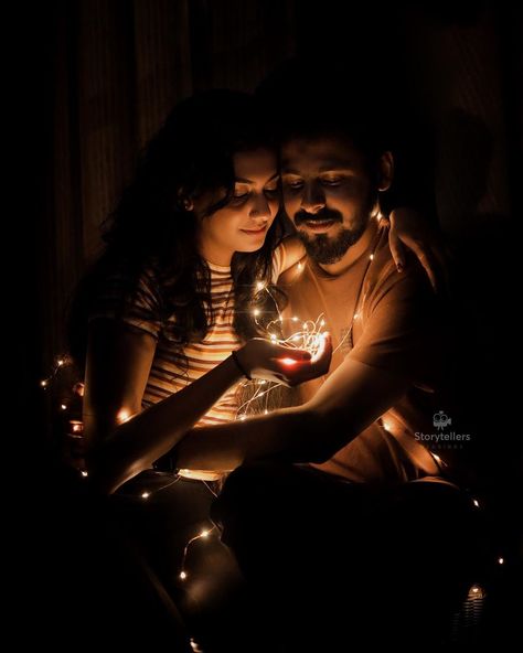 Diwali Photography Poses For Couple, Creative Couples Photography, Pre Wedding Photoshoot Props, Diwali Photography, Photography Indian, Pre Wedding Photoshoot Outfit, Wedding Couple Photography, Indian Wedding Photography Couples, Engagement Photography Poses