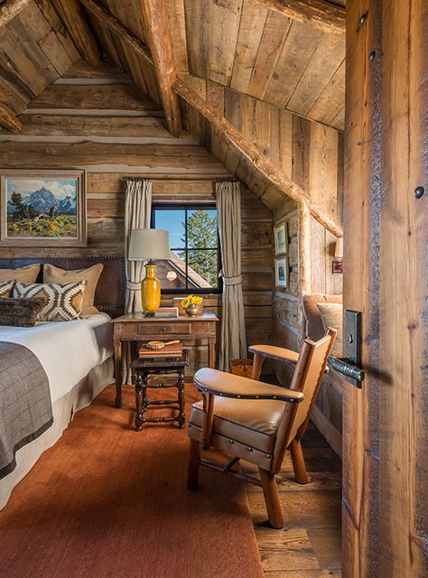 Yellowstone House, Rustic Mountain Homes, Rustic Bedroom Design, Cabin Bedroom, Log Cabin Homes, Luxe Interiors, Cabin In The Woods, Mountain Homes, Timber Framing