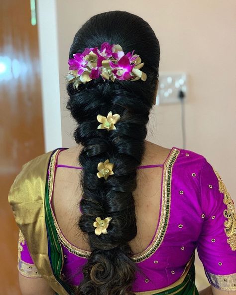 32 Magnificent South Indian Bridal Hairstyles - ShaadiWish Messi Braids Hairstyles, South Indian Hairstyle, Indian Bridal Hairstyle, Long Layers Hair, South Indian Wedding Hairstyles, Messy Braid, Hairstyle Indian Wedding, Bridal Hairstyle Indian, Flowers For Hair