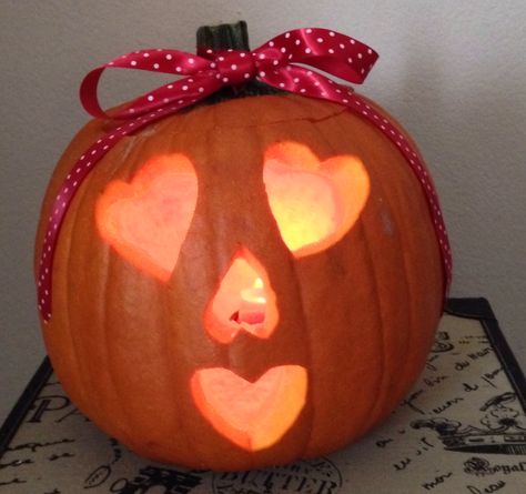 Halloween Heart Pumpkin Pumpkin Carving Ideas Heart Eyes, Heart Pumpkin Carving, Heart Pumpkin, Halloween Carving, Pumpkin Heads, Halloween Heart, Halloween Baskets, Pumpkin Designs, Halloween Pumpkin Designs