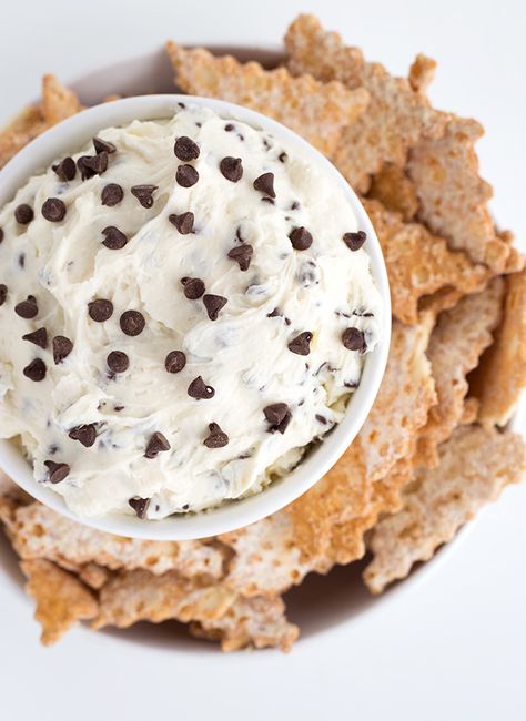 Canoli Dip Recipe, Cannoli Chips, Easy Cannoli Dip, Cannoli Dip Recipe, Easy Cannoli, Cannoli Recipes, Dips Sweet, Cannoli Dip, Cannoli Filling