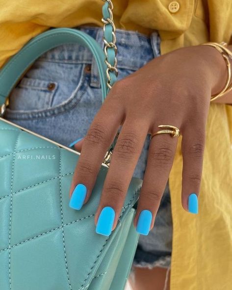 Nails For Dubai, Short Turquoise Nails, Turquoise French Tip Nails, Basic Summer Nails, Dubai Nails, Shellac Nails Summer, Bright Blue Nails, Nails Turquoise, Turquoise Nails