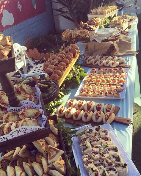 A shot from today's preschool graduation party #events #catering #foodstyling #fingerfood #sydneyfood #alloccassions #eventsbyfarrah Small Group Catering Ideas, Event Catering Ideas Food Bars, Chipotle Catering, Holiday Catering, Preschool Graduation Party, Sydney Food, Catering Display, Party Food Buffet, Party Food Platters