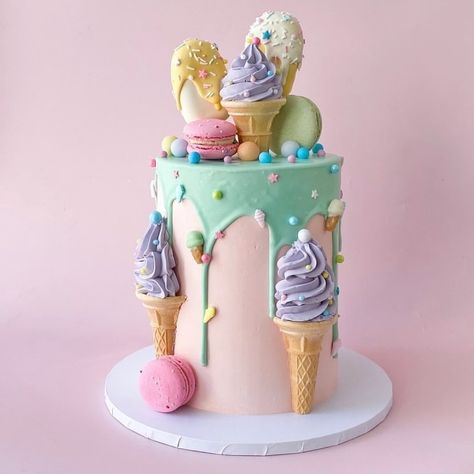 Ice Cream Theme Cake, Ice Cream Party Cake, Candy Theme Cake, Ice Cream Birthday Party Theme, Cake Popsicles, Ice Cream Birthday Cake, Candy Birthday Cakes, Cream Birthday Party, Pastel Birthday