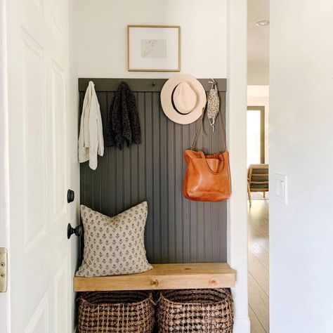 Shiplap Entryway, Small Mudroom Ideas, Alexander Home, Mud Room Entry, Mudroom Decor, Small Entryways, Mudroom Design, Home Entrance Decor, Entrance Decor