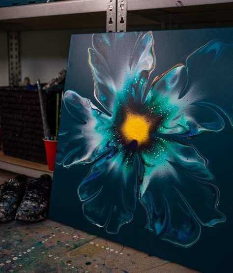 Diy Flower Canvas Painting, Fluid Art Flowers, Paint Pouring Flowers, Love Acrylic Painting, Dutch Pour Painting, Abstract Painting Acrylic Modern, Landscapes Beautiful, Fluid Art Painting, Acrylic Painting Diy