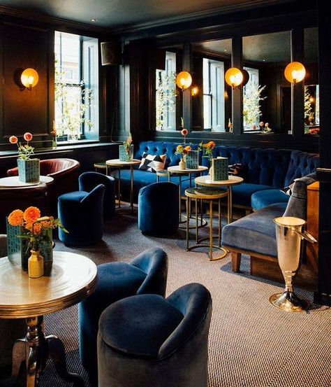 Booth Seating Restaurant, Bar Deco, Restaurant Copycat, Restaurant London, Pub Interior, Trendy Apartment, Bar Interior Design, Booth Seating, Design Blogs