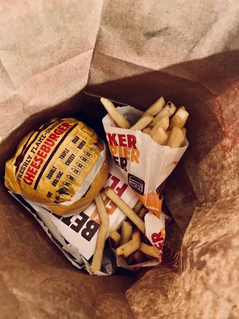 #cheeseburger #friesbeforeguys #junkfoodcravings Hungry Jacks Aesthetic, Cheeseburger Aesthetic, Hungry Jacks, Double Cheeseburger, Fast Food Places, So Hungry, Jack And Jack, Food Places, Food Cravings