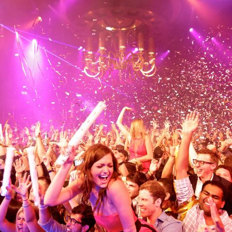 Vegas nightlife 101. From XS to Surrender: the Thrillist guide to Vegas's best nightclubs Teen Club, Las Vegas Night Clubs, Vegas Nightlife, Vegas Vacation, Vegas Trip, Las Vegas Trip, Party Bus, Best Club, Vegas Baby