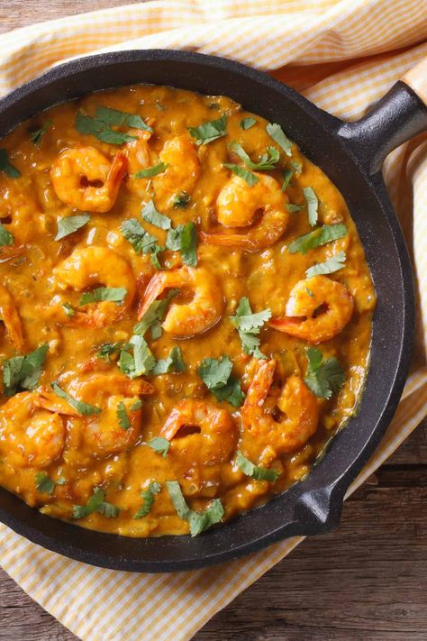 South Indian Shrimp Curry Seafood Curry Recipes, Curried Shrimp, Seafood Curry, Mango Chutney Recipe, Homemade Curry Powder, Spicy Prawns, Shrimp Curry, Homemade Curry, Prawn Curry