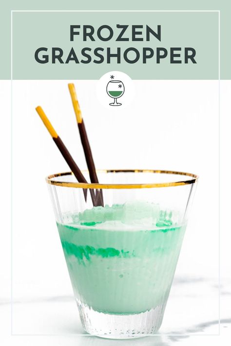 Make a big batch of frozen grasshopper drinks to serve at a party! These mint chocolate after-dinner drinks are dressed to impress. Grasshopper Drink Recipe, Grasshopper Drink, Homemade Sour Cream, Frozen Cocktail Recipes, Craft Cocktail Recipe, Pint Of Ice Cream, Ice Cream Containers, After Dinner Drinks, Best Cocktail Recipes