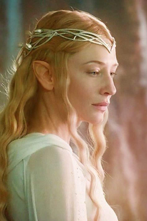 Galadriel Lord Of Rings, John Howe, The Hobbit Movies, Elf Ears, Fellowship Of The Ring, Thranduil, Jrr Tolkien, Legolas, Cate Blanchett