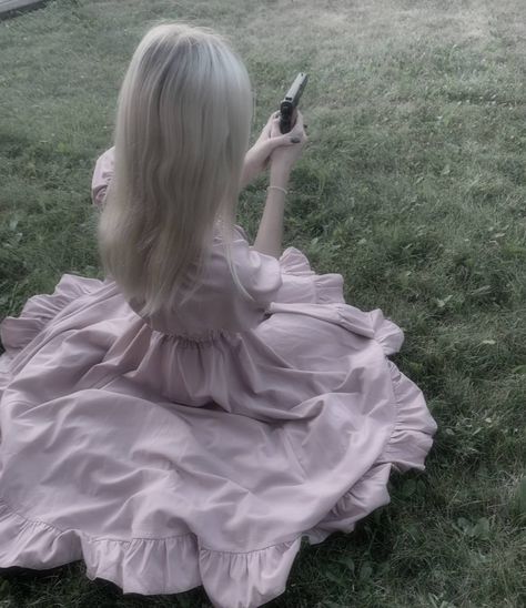 тг: avvw0 Morute Core, Aesthetic Doll, Creepy Cute Aesthetic, Gloomy Coquette, Creepy Core, Doll Aesthetic, Old Dolls, Grunge Photography, Chilling With Friends