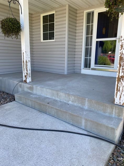 13+ Fascinating Concrete Front Steps Makeover Ideas for Curb Appeal Booster – JimenezPhoto Concrete Stoop Ideas, Porch Painting Ideas, Concrete Front Porch Ideas, Front Steps Makeover, Concrete Porch Makeover, River View House, Farmhouse Ladder Decor, Small Yards Landscaping, Steps Makeover