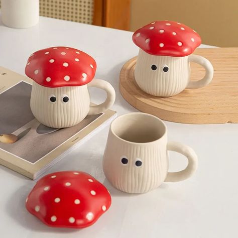 Kawaii Cups, Ceramic Mug With Lid, Clay Cup, Red Mushroom, Tanah Liat, Breakfast Cups, Clay Mugs, Mushroom Design, Pottery Crafts