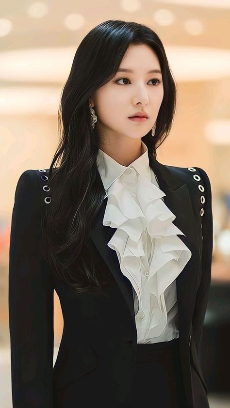 Kdrama Formal Outfit, Kim Jiwon Queen Of Tears Outfits, Kdrama Rich Girl Outfit, Rich Kdrama Outfits, Kim Jiwon Outfit, Hong Haein Queen Of Tears Outfits, Kdrama Women Outfits, Hae In Outfit, Ceo Outfits Women