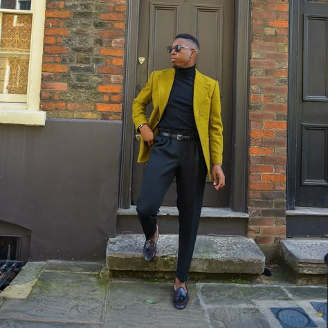 Simpleton #yellow blazer Mustard Suit Men, Suits Color Combinations, Suit Color Combinations, Squirrel Wedding, Mens Suit Colors, Dress Code Ideas, Best Suits For Men, Shirt And Tie Combinations, Yellow Blazer