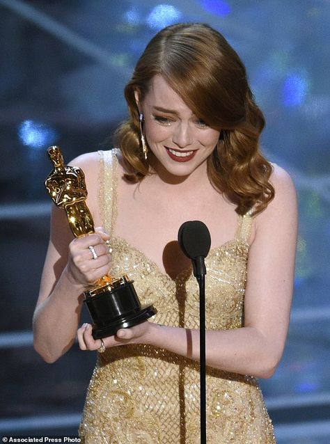 Emma Stone accepts the award for best actress in a leading role for "La La Land" at the Oscars on Sunday, Feb. 26, 2017, at the Dolby Theatre in Los Angeles. (Photo by Chris Pizzello/Invision/AP) Actress Career, Hollywood Aesthetic, Best Actress Oscar, My Future Job, Career Vision Board, Life Vision Board, Dream Career, Future Lifestyle, Amanda Seyfried