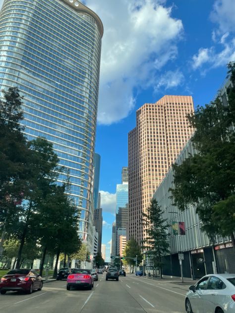 Downtown Houston Views. City aesthetic! Downtown Houston Aesthetic, Houston Aesthetic, Downtown Houston Texas, Houston City, Downtown Houston, Apartment Tour, H Town, Texas Homes, Future Lifestyle