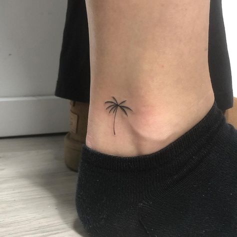 Palm Tree Tattoo Ideas, Palm Tree Tattoos, Tree Tattoo Ankle, Palm Tree Tattoo Ankle, Tree Tattoo Ideas, Tree Sleeve Tattoo, Beachy Tattoos, Tree Tattoo Back, Cream Tattoo