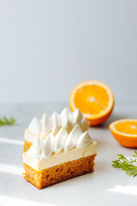 Dessert Restaurant, Cake With White Chocolate, Patisserie Fine, Moist Carrot Cakes, White Chocolate Mousse, Savory Cakes, Carrot Cake Recipe, A Piece Of Cake, Fancy Desserts