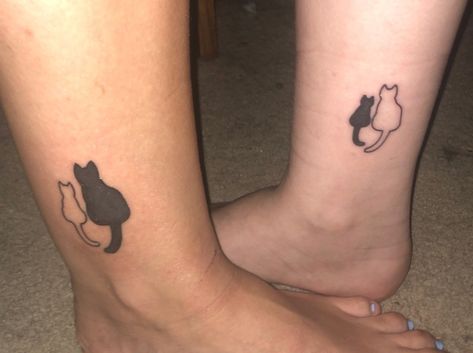 Mom Daughter Cat Tattoos, Mother And Daughter Cat Tattoos, Mom And Kitten Tattoo, Tiny Matching Cat Tattoos, Tattoos To Match With Mom, Bff Cat Tattoos, Sister Tattoos Cat, Cat Mother Daughter Tattoos, Cat Best Friend Tattoo