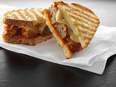 Meatball Panini, Cuisinart Griddler Recipes, Panini Ideas, Sandwiches Lunch Ideas, Mediterranean Appetizers, Sandwiches Lunch, Perfect Meatballs, Cheese Stuffed Meatballs, Grilled Sandwiches