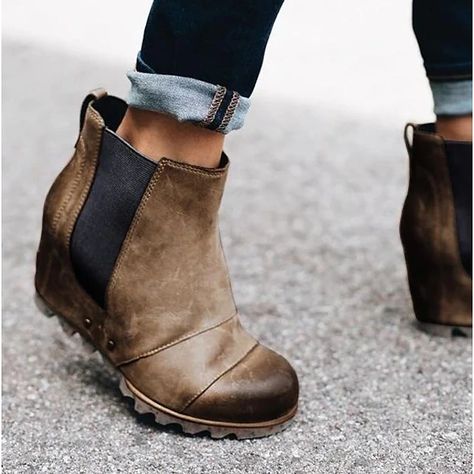 Winter Wedges, Vietnam Tour, Cheap Ankle Boots, Comfy Wedges, Popular Boots, Boating Outfit, Winter Ankle Boots, Wedge Ankle Boots, Womens Wedges