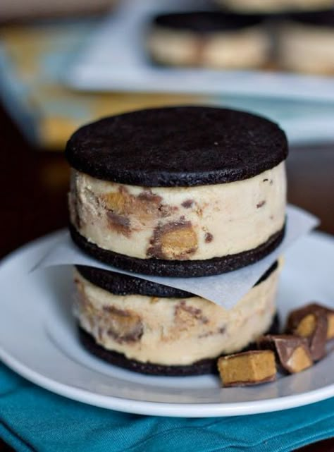 Peanut Butter Cup Ice Cream, Cookies And Ice Cream, Homemade Ice Cream Sandwiches, Cup Ice Cream, Granitas, Ice Cream Sandwiches Recipe, Cookie Sandwich, Potluck Desserts, Peanut Butter Ice Cream