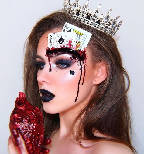 UniversodaMaquiagem_Oficial on Instagram: ““Queen of Hearts” ♠️♦️♣️ @makeupmaylen @makeupmaylen  @makeupmaylen  #repost @makeupmaylen ・・・ ♠️ Queen Of Hearts 🃏🖤 It’s finally OCTOBER!…” Queen Of Hearts Halloween, Queen Of Hearts Makeup, Gore Makeup, Holloween Makeup, Horror Make-up, Creepy Halloween Makeup, Cute Halloween Makeup, Halloween Makeup Pretty, Cool Halloween Makeup