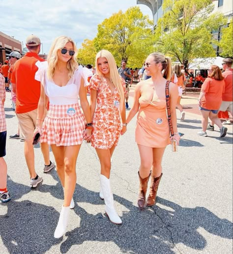 Auburn Game Day Fits, Utk Game Day Outfit, College Rush Week Outfits, Aesthetic Game Day Outfit, Utk Game Outfits, Auburn Rush Outfits, University Of Tennessee Game Day Outfits, Auburn Football Game Outfit, Auburn University Game Day Outfits